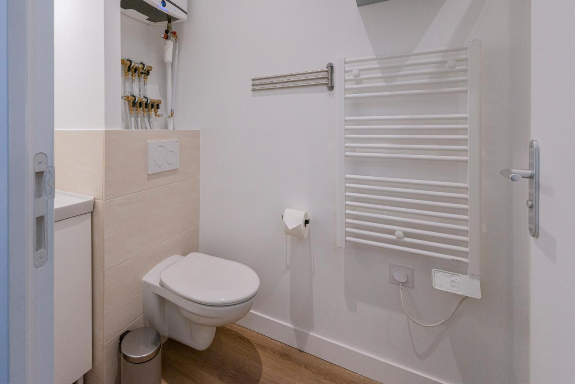 Appartement Modern In The 10th District Parijs