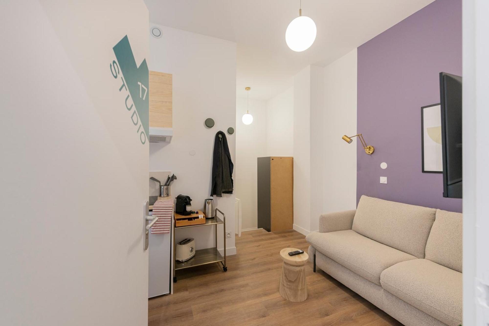 Modern In The 10th District Appartement Parijs