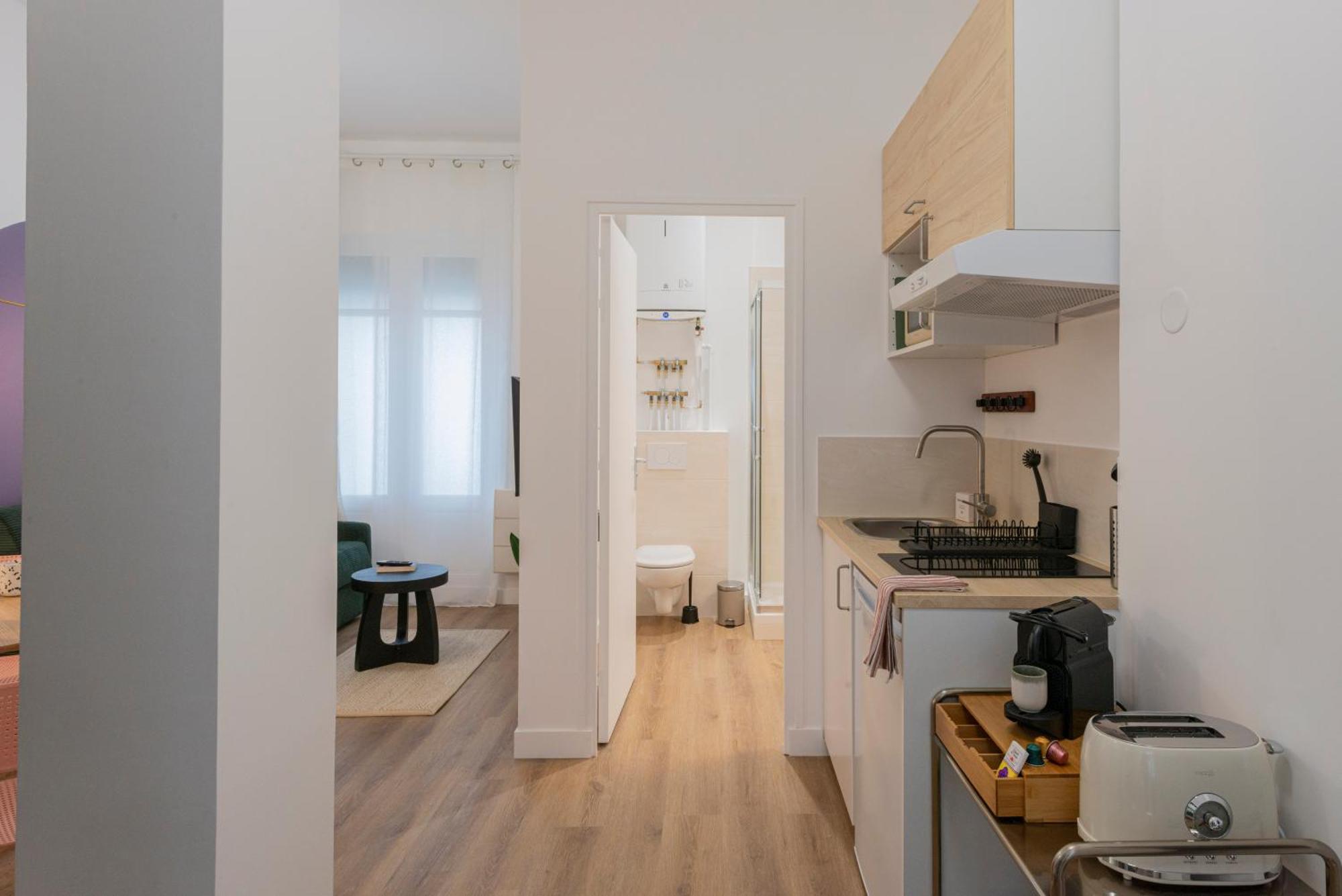 Appartement Modern In The 10th District Parijs