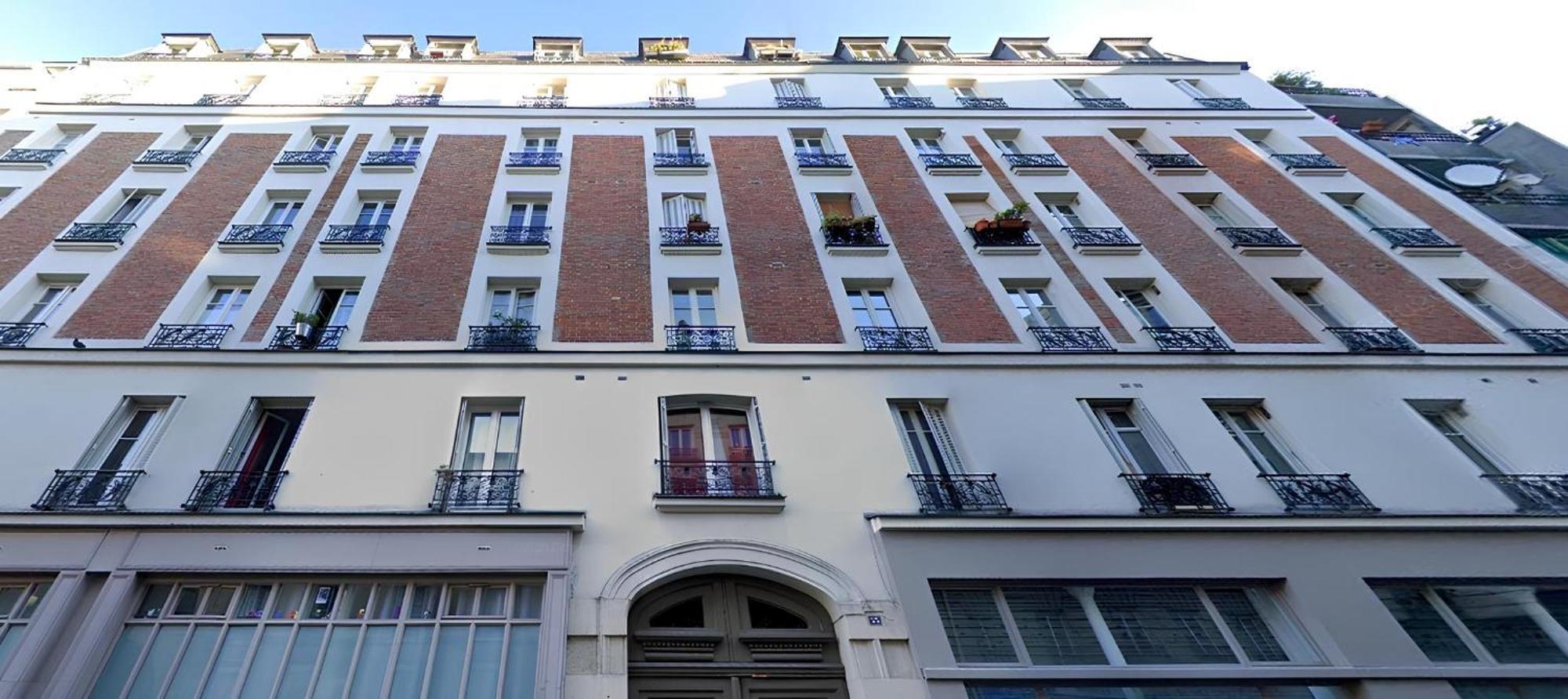 Modern In The 10th District Appartement Parijs